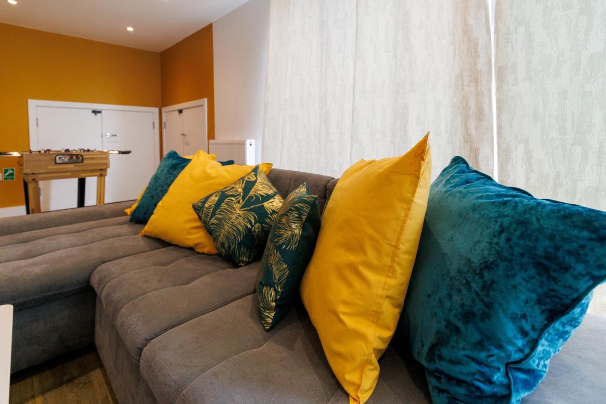 City Centre, Sleeps 7, Stunning Views & Parking, Interconnected Rooms Long Stay Work Contractor Leisure, Diamond Penthouse CBG Buitenkant foto