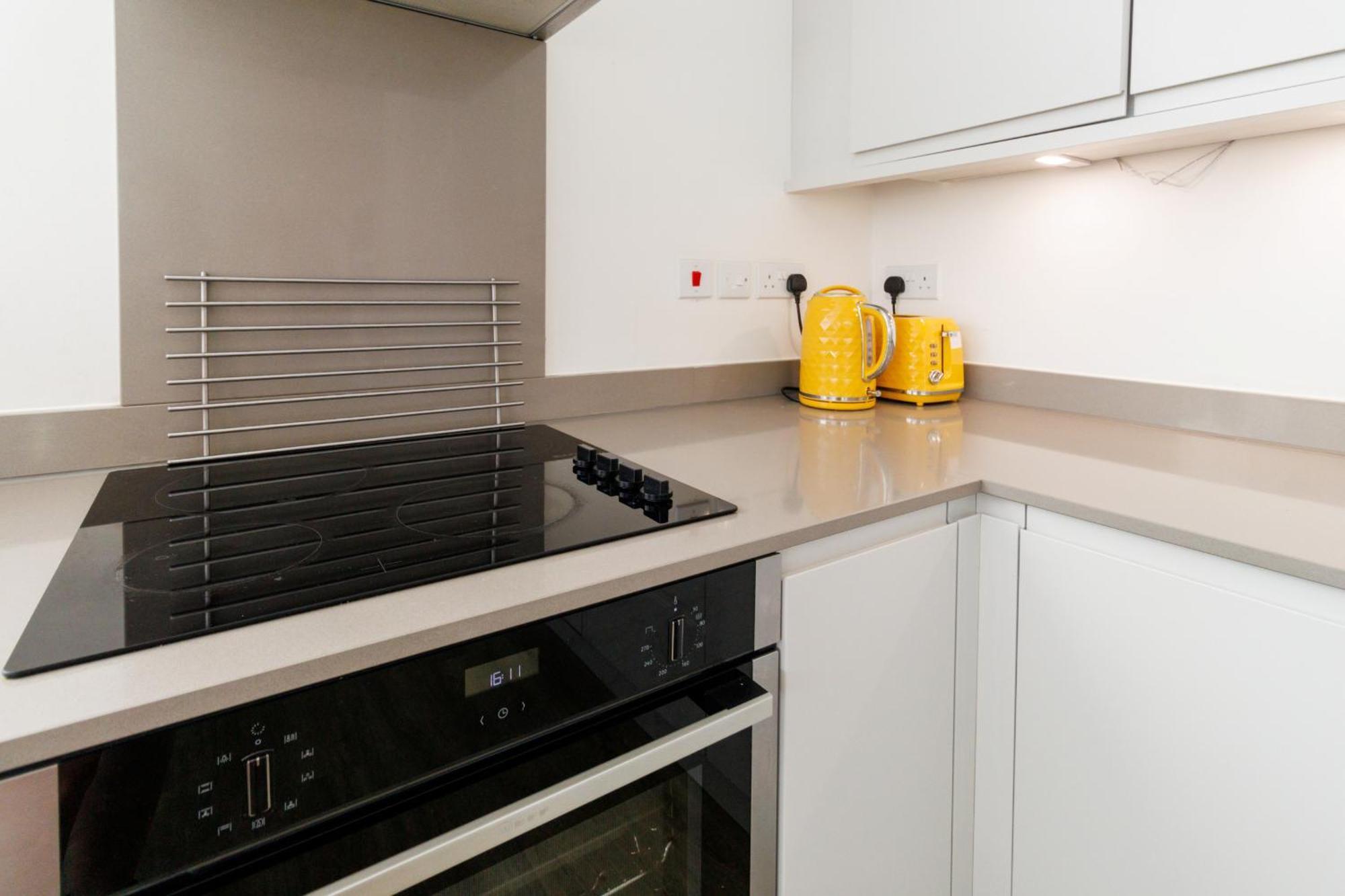 City Centre, Sleeps 7, Stunning Views & Parking, Interconnected Rooms Long Stay Work Contractor Leisure, Diamond Penthouse CBG Buitenkant foto