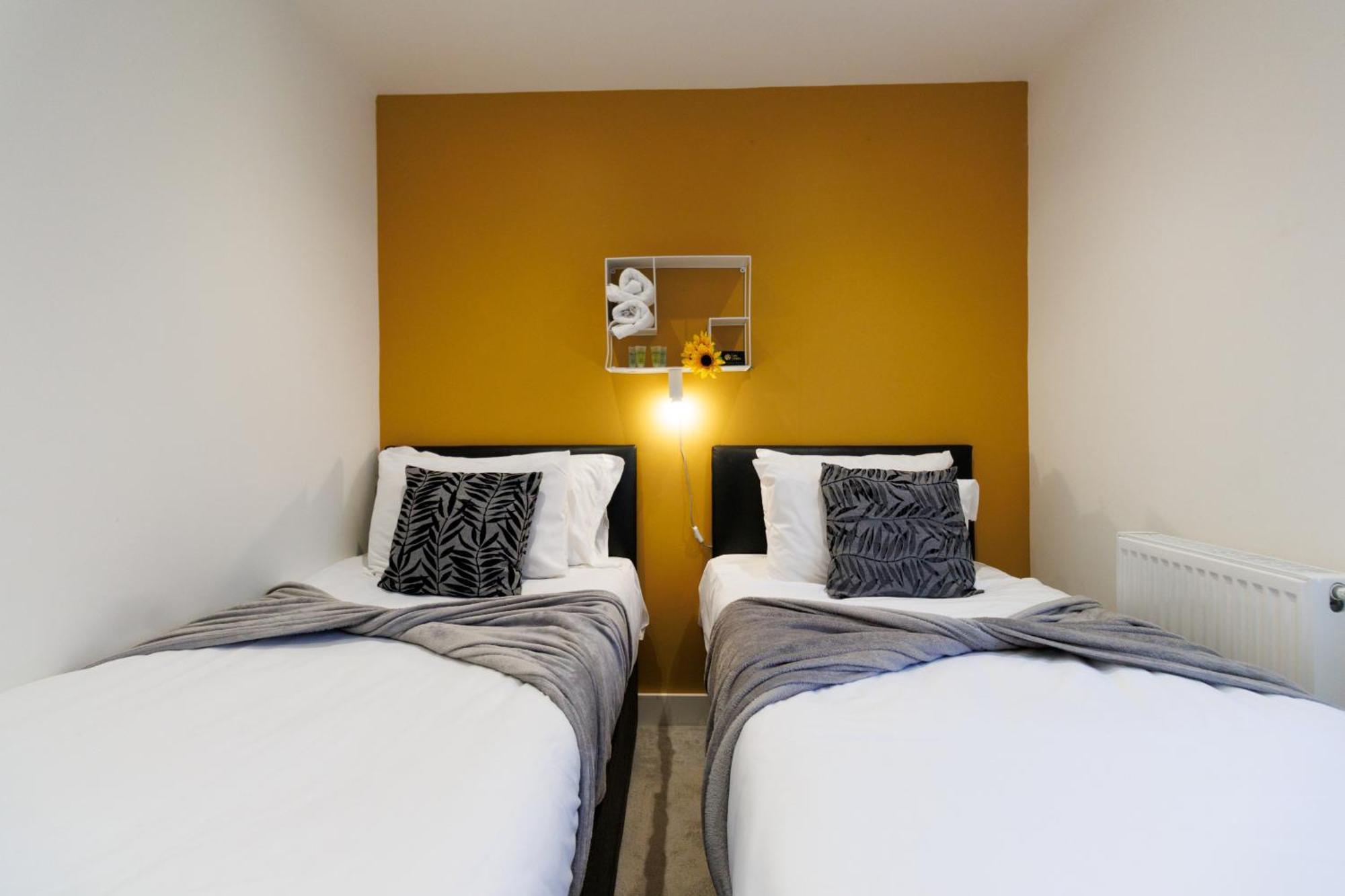 City Centre, Sleeps 7, Stunning Views & Parking, Interconnected Rooms Long Stay Work Contractor Leisure, Diamond Penthouse CBG Buitenkant foto