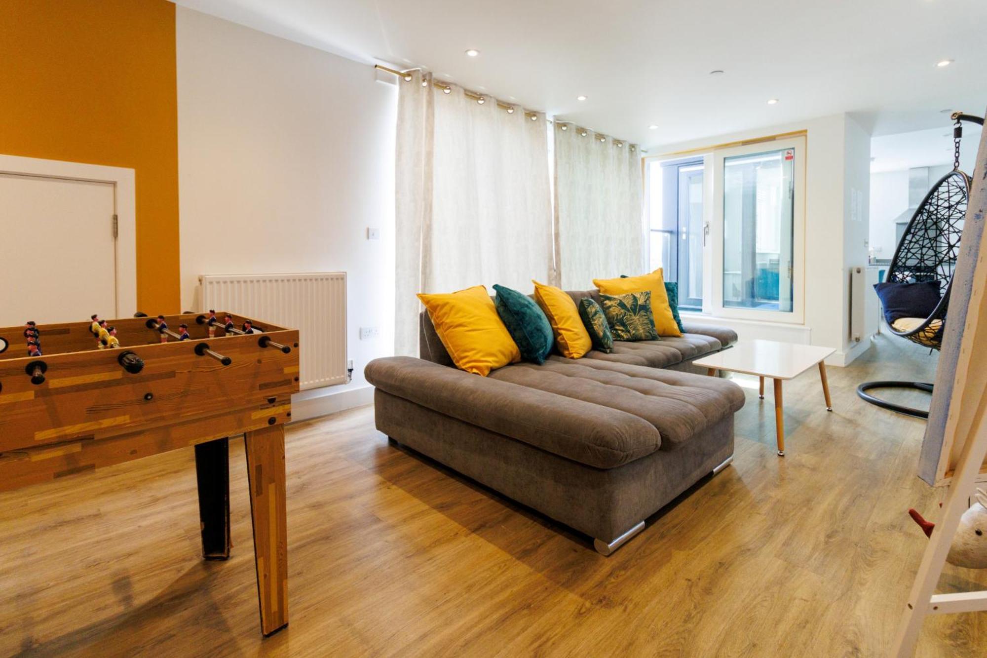 City Centre, Sleeps 7, Stunning Views & Parking, Interconnected Rooms Long Stay Work Contractor Leisure, Diamond Penthouse CBG Buitenkant foto